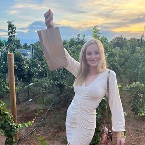 Meet your Posher, Lauren